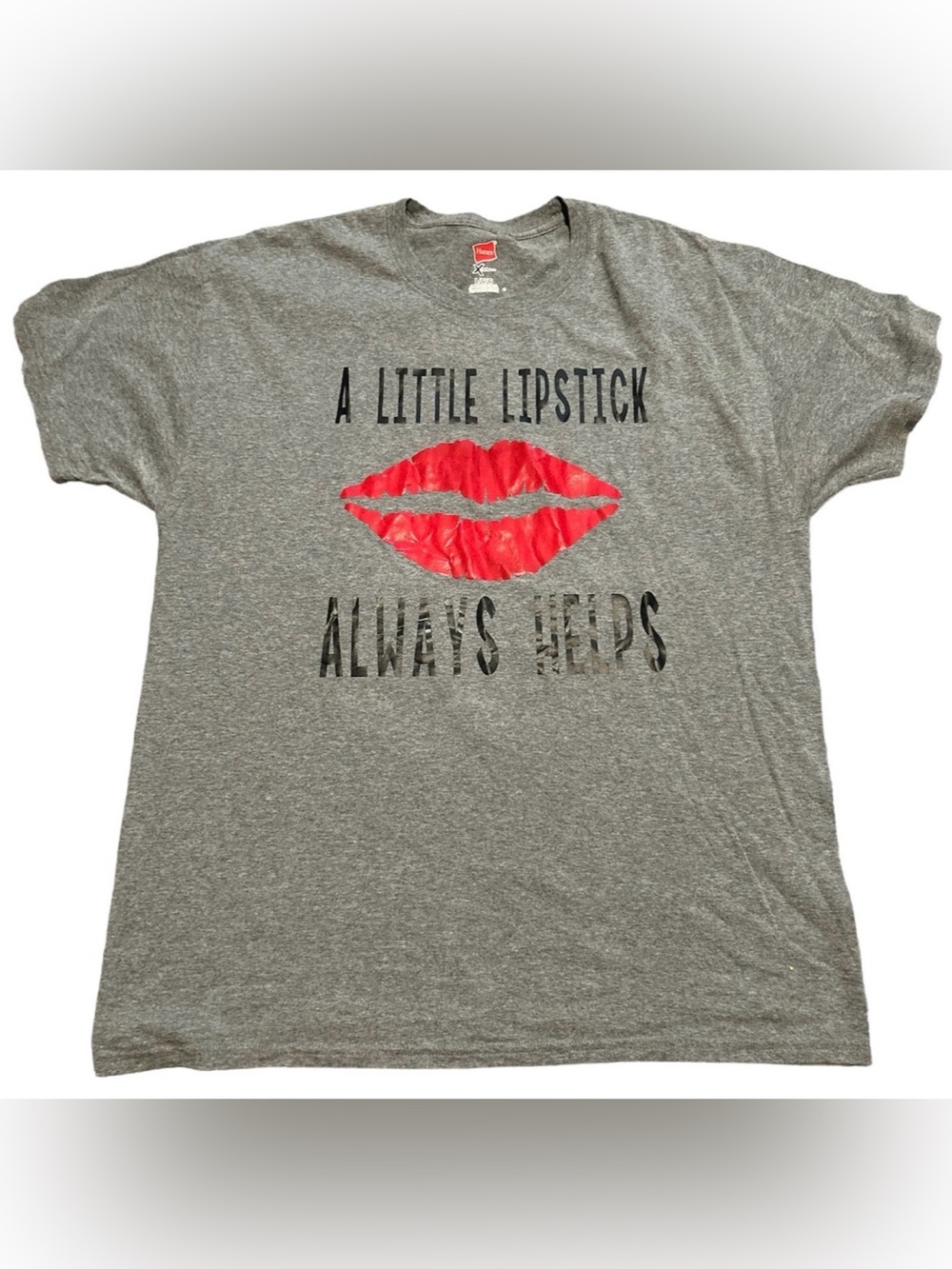 Hanes Gray Graphic Tee "A Little Lipstick Always Helps" Size L Red Lips Y2K